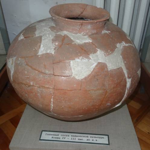 Глиняный сосуд майкопской культуры IV-III тыс. до н.э.